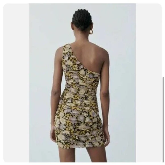 Zara Floral Dress - Picture 2 of 7